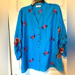 NWOT Kindred Floral Design Embroidered Blouse Button Down Front